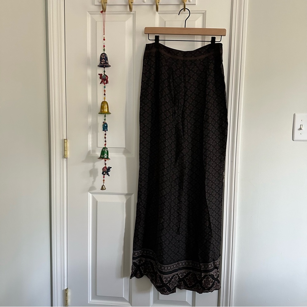 White House Black Market- Wide Leg Pants with side Zipper, size 4, size 8 - Picture 6 of 6